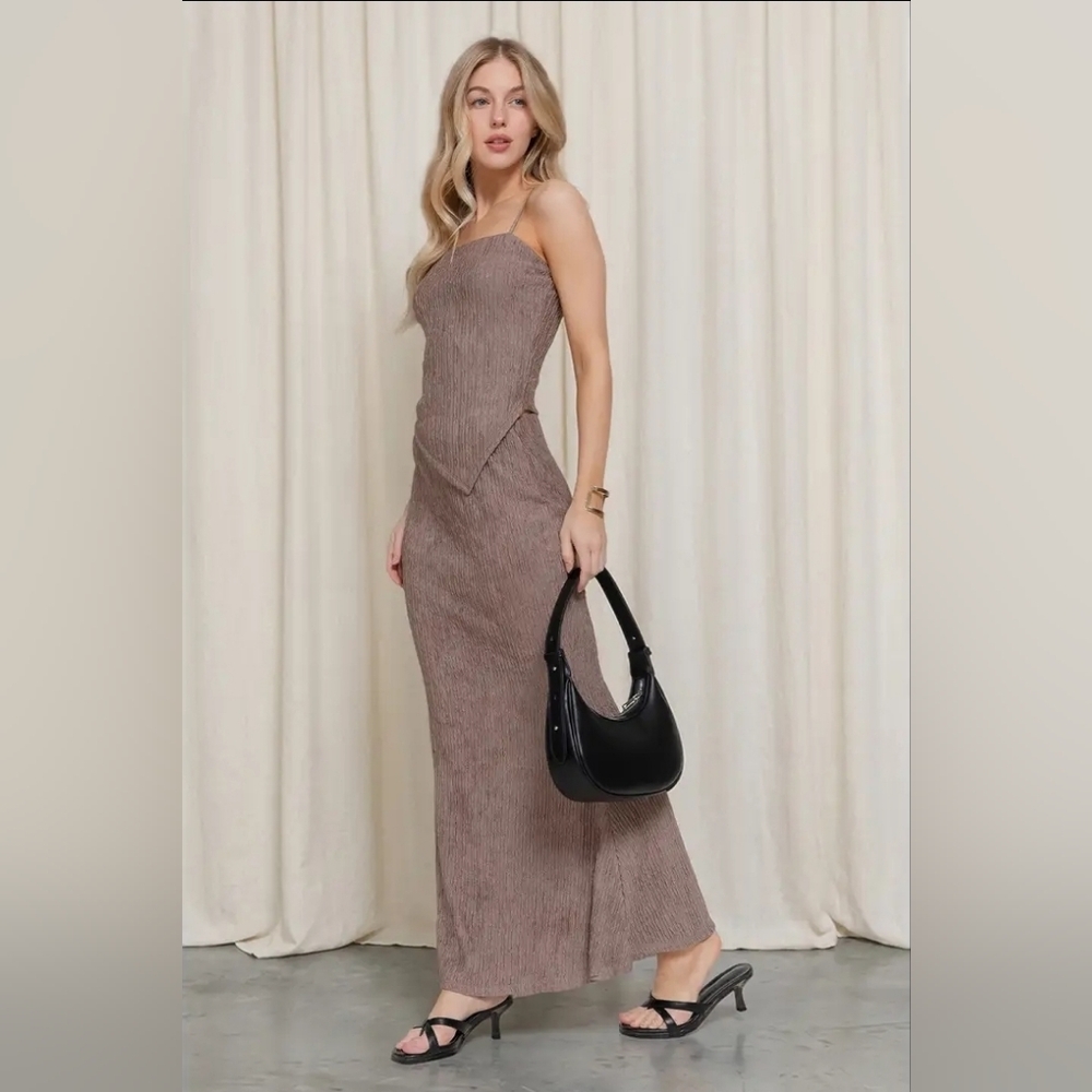 Asymmetrical Hem Cami Top & Texture Knit Long Skirt Set